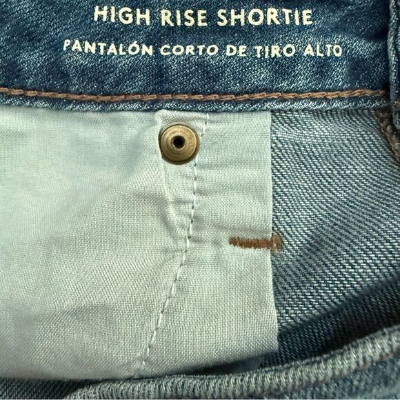 Universal Thread High Rise Shortie Womens Button-Fly Jean Shorts 4/27 Chic Denim - Picture 5 of 8